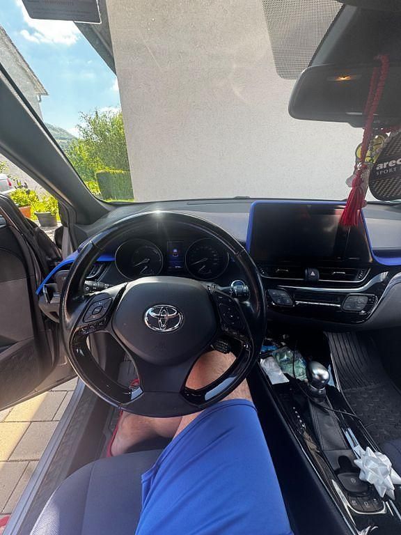 Gebraucht Toyota C-HR 107 PS (78 kW) 2018 Grau SUV