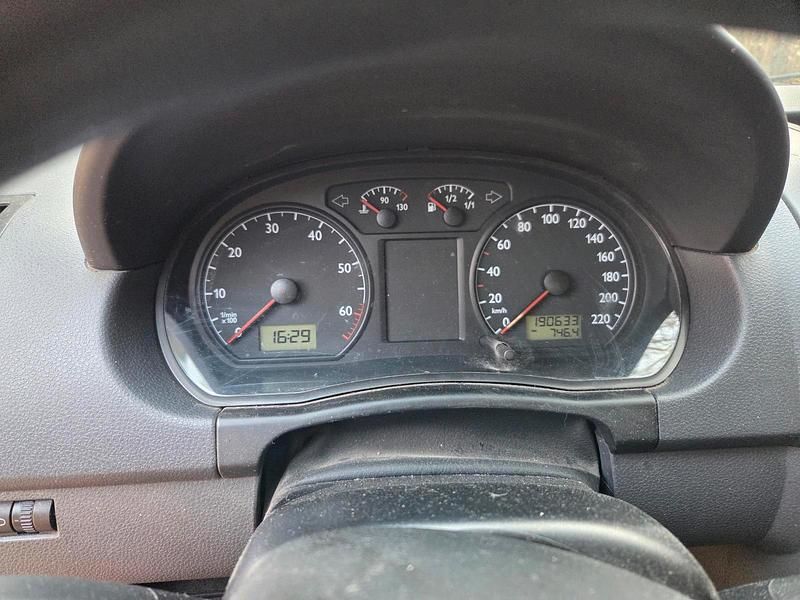 Gebraucht VW Polo 60 PS (44 kW) 2002 Rot Kleinwagen