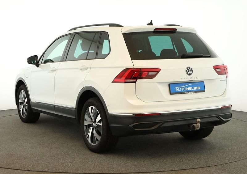 Gebraucht VW Tiguan Life 245 PS (180 kW) 2022 Pure white SUV