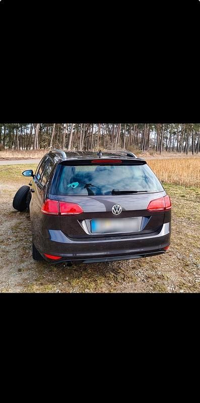 Second-hand VW Golf VII LOUNGE 105 CP (77 kW) 2015 Gri Break
