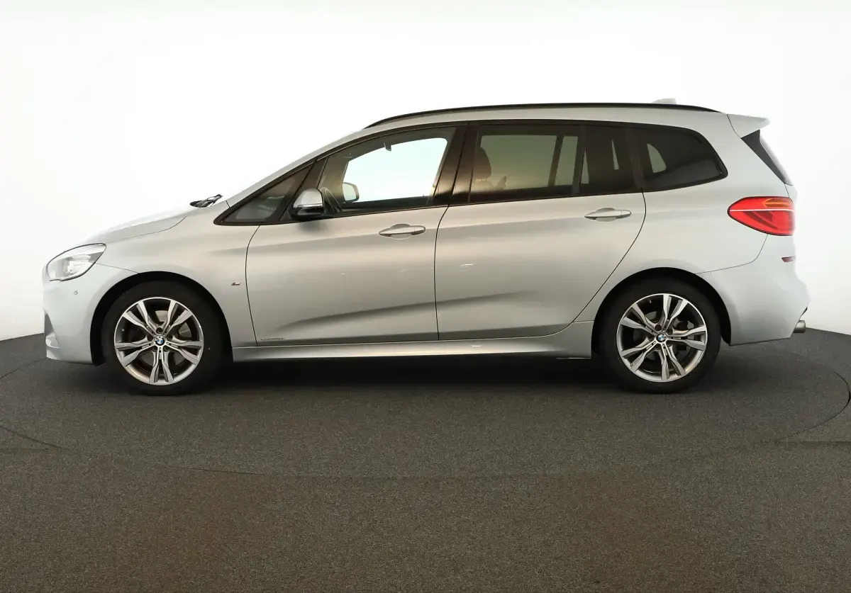 Gebraucht BMW 220 Gran Tourer M Sport 192 PS (141 kW) 2018 Glaciersilber Van / Kleinbus