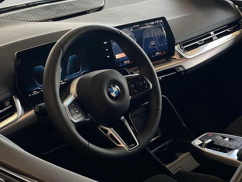 Neu BMW 220 Active Tourer M Sport 170 PS (125 kW) 2026 Saphirschwarz Van / Kleinbus