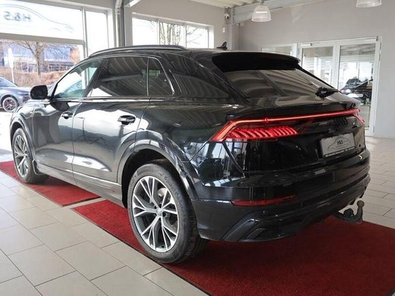 Gebraucht Audi Q8 S-Line 286 PS (210 kW) 2019 Tiefschwarz SUV