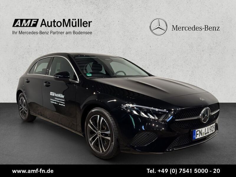 Kosmosschwarz Gebraucht 2023 Mercedes A180 Advanced Limousine | 29.900 € (Fairer Preis) - Bild 1/4