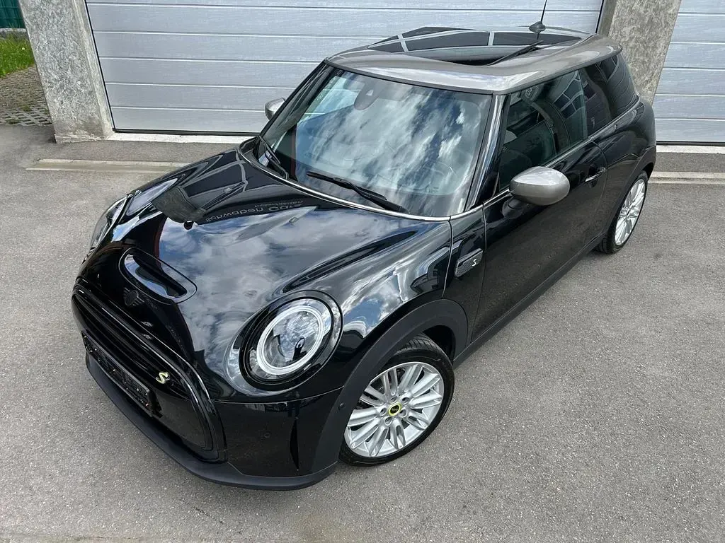 Gebraucht Mini Cooper SE 135 kW (184 PS) 2023 Schwarz Kleinwagen