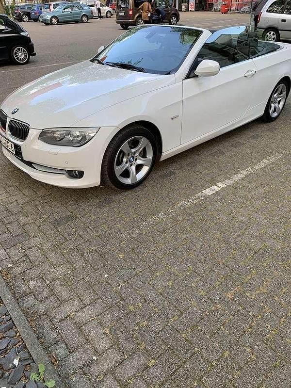 Gebraucht BMW 325 Cabriolet Comfort Edition 204 PS (150 kW) 2011 Weiß Cabrio