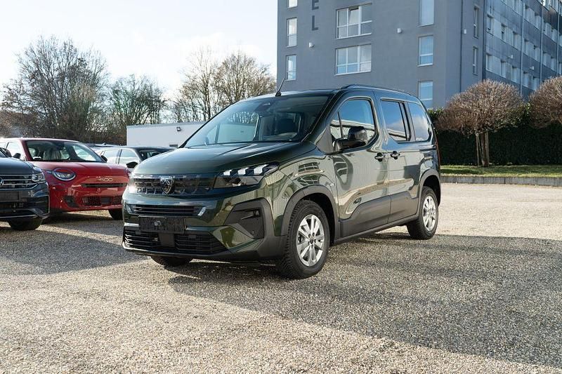 Gebraucht Peugeot Rifter Allure 131 PS (96 kW) 2025 Grün Van / Kleinbus