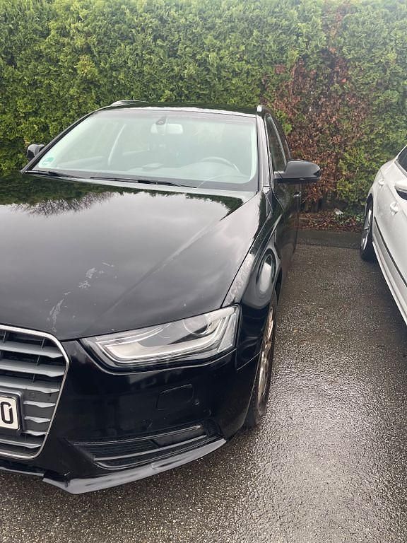 Schwarz Gebraucht 2015 Audi A4 Ambiente Kombi | 10.100 € (Guter Preis) - Bild 1/4