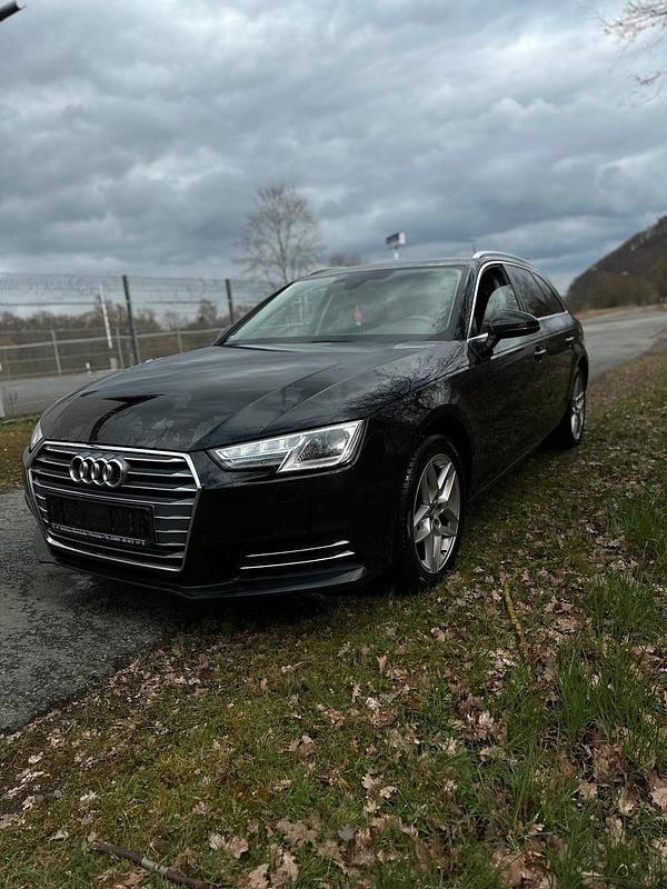Gebraucht Audi A4 150 PS (110 kW) 2018 Schwarz Kombi