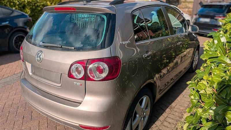 Gebraucht VW Golf Plus Cross Team 122 PS (89 kW) 2010 Gold Van / Kleinbus