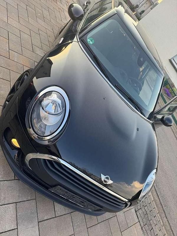 Gebraucht Mini One Clubman 102 PS (75 kW) 2016 Midnight black metallic Kombi