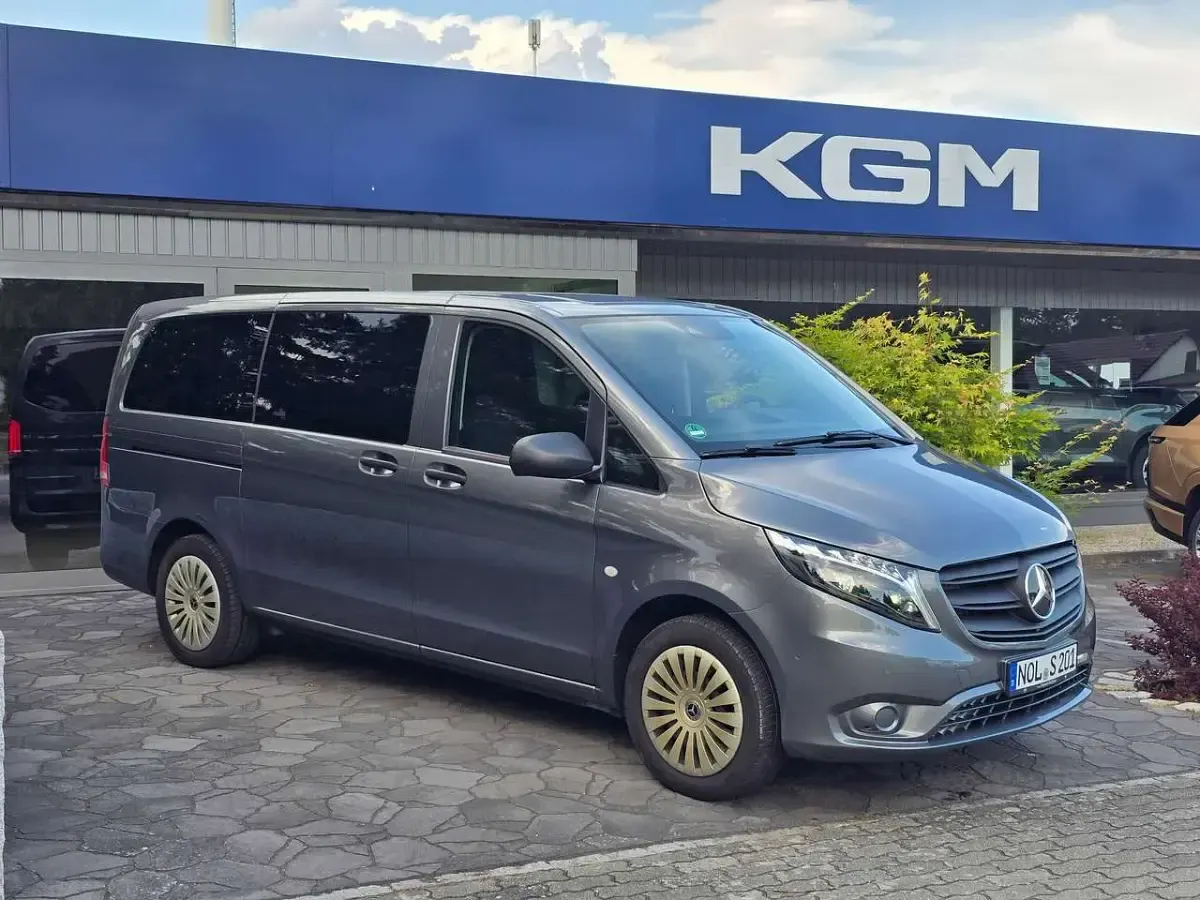 Gebraucht Mercedes Vito Edition 163 PS (119 kW) 2022 Selenitgrau metallic Van