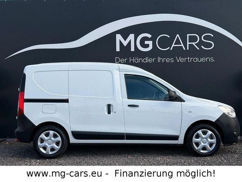 Gebraucht Dacia Dokker 102 PS (75 kW) 2017 Weiß Van / Kleinbus