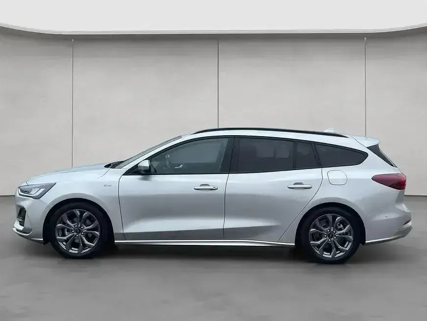 Gebraucht Ford Focus 116 PS (85 kW) 2024 Moondust silber metallic Kombi