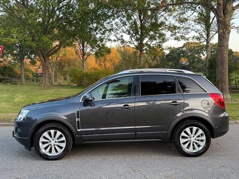 Grau Gebraucht 2014 Opel Antara Design Edition SUV | 7.450 € (Fairer Preis) - Bild 1/4