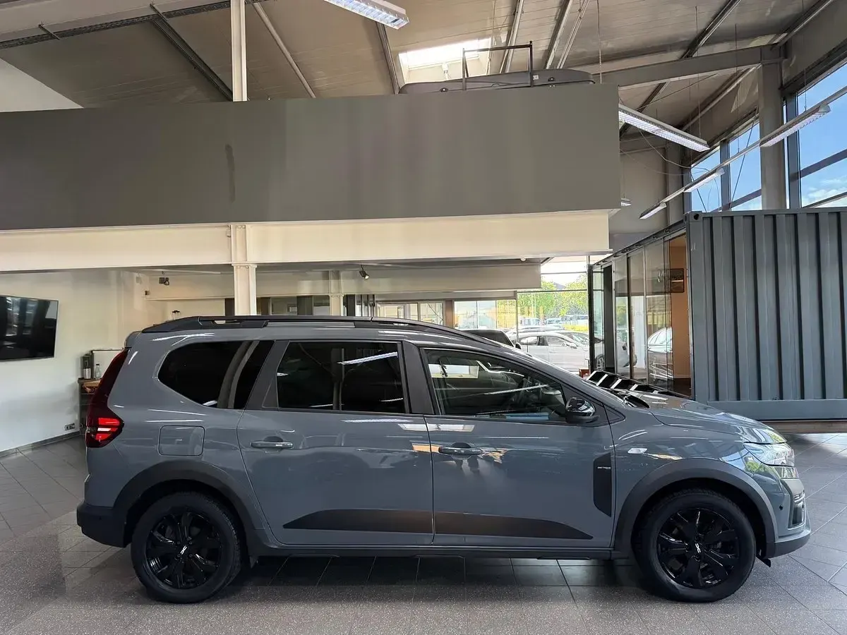 Gebraucht Dacia Jogger Extreme 91 PS (66 kW) 2023 Grau Van / Kleinbus