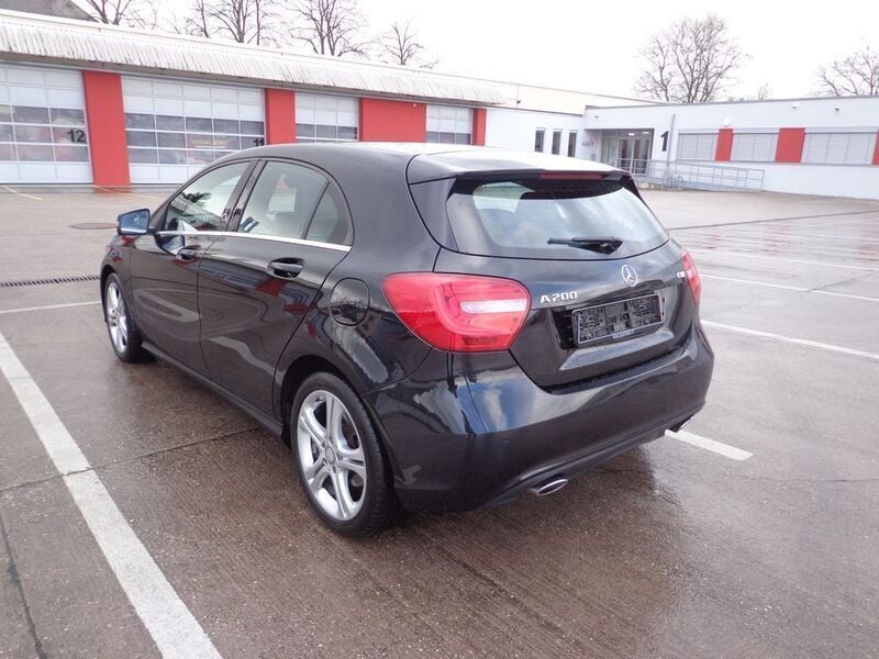 Gebraucht Mercedes A200 Urban 136 PS (100 kW) 2013 Schwarz Limousine
