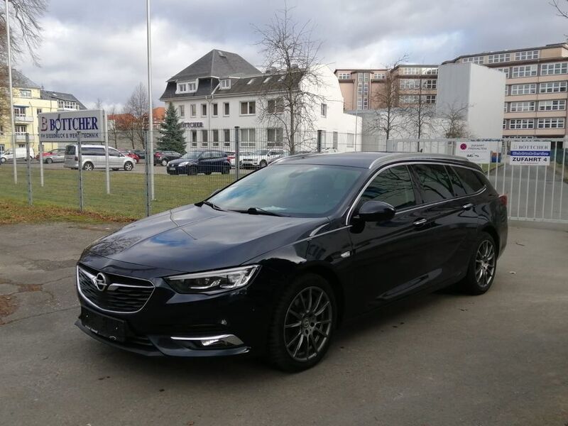Blau Gebraucht 2018 Opel Insignia Ultimate Kombi | 9.999 € (Fairer Preis) - Bild 1/4