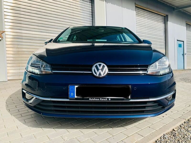 Blau Gebraucht 2017 VW Golf VII Sound Limousine | 13.499 € (Fairer Preis) - Bild 1/4