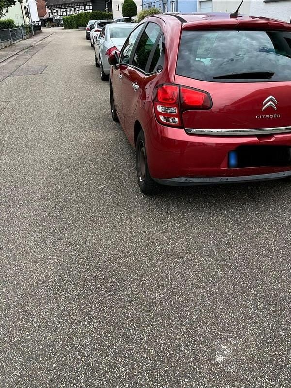 Gebraucht Citroën C3 Tendance 73 PS (53 kW) 2011 Rot Limousine