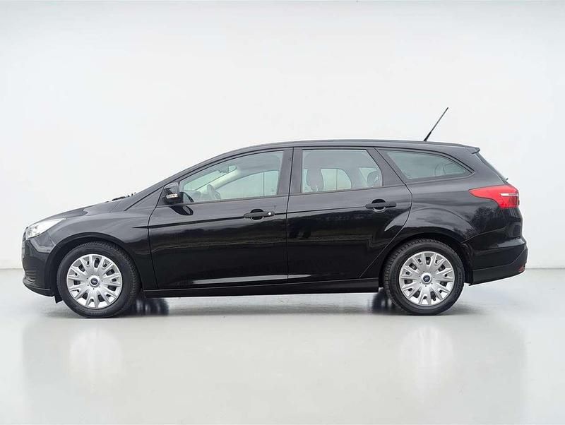 Gebraucht Ford Focus Ambiente 101 PS (74 kW) 2015 Pantherschwarz metallic Kombi