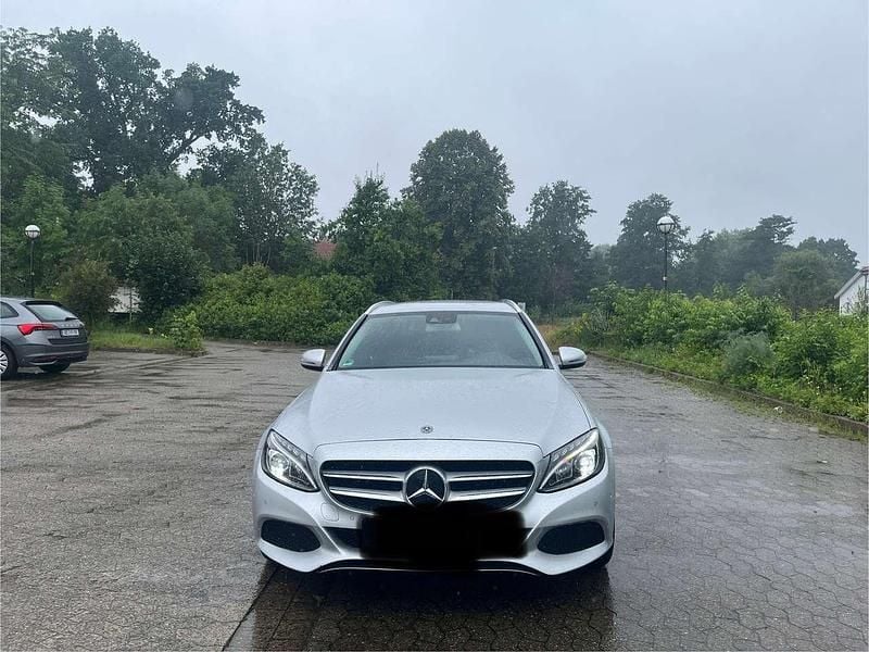 Gebraucht 2017 Mercedes C200 AMG line Kombi | 14.999 € (Fairer Preis) - Bild 1/4