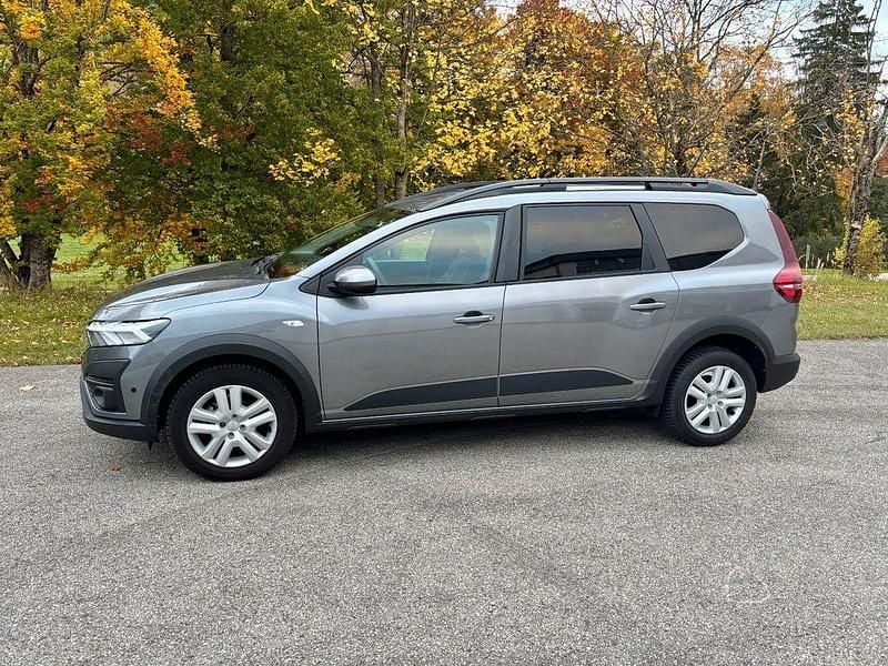Gebraucht Dacia Jogger Expression 110 PS (80 kW) 2024 Grau Van / Kleinbus