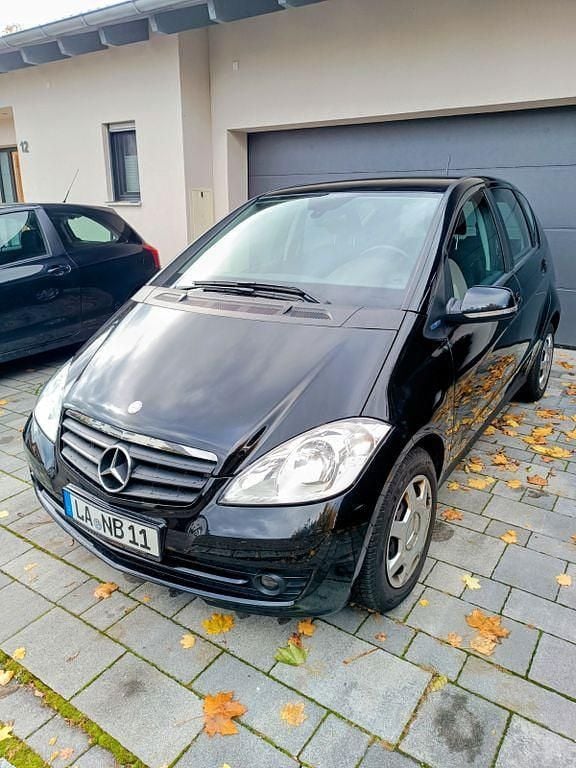 Schwarz Gebraucht 2011 Mercedes A160 Limousine | 4.490 € (Guter Preis) - Bild 1/4