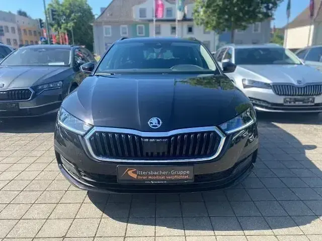 Gebraucht Skoda Octavia Ambition 150 PS (110 kW) 2023 Blackmagic perleffekt Kombi