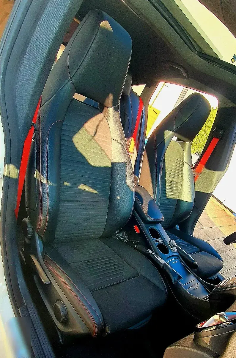 Gebraucht Mercedes CLA250e Shooting Brake AMG 218 PS (160 kW) 2017 Weiß Kombi