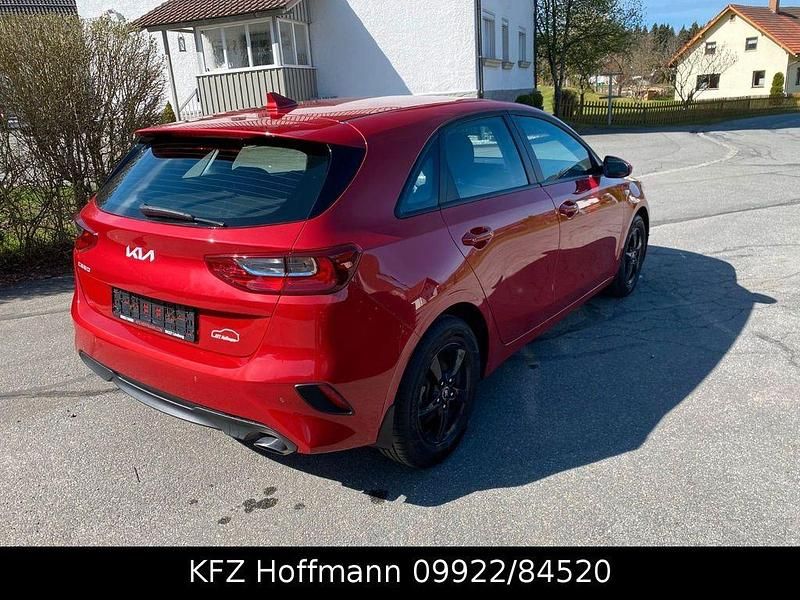 Gebraucht Kia Ceed Vision 160 PS (117 kW) 2022 Rot Kleinwagen
