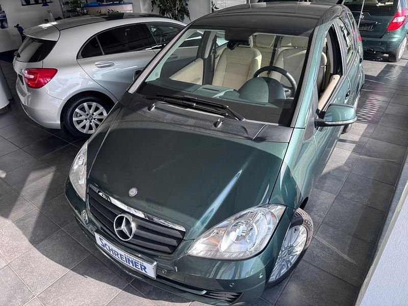 Gebraucht Mercedes A160 95 PS (69 kW) 2009 Grün Limousine