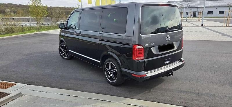 Gebraucht VW Multivan Generation Six 199 PS (146 kW) 2019 Grau Van / Kleinbus