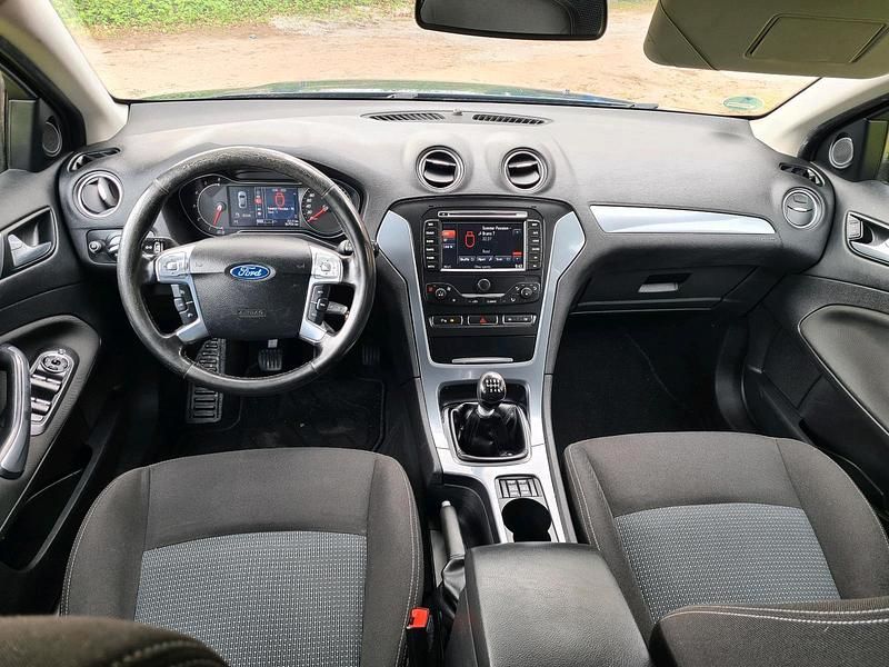 Używany Ford Mondeo 115 KM (84 kW) 2010 Czarny Sedan/Limuzyna