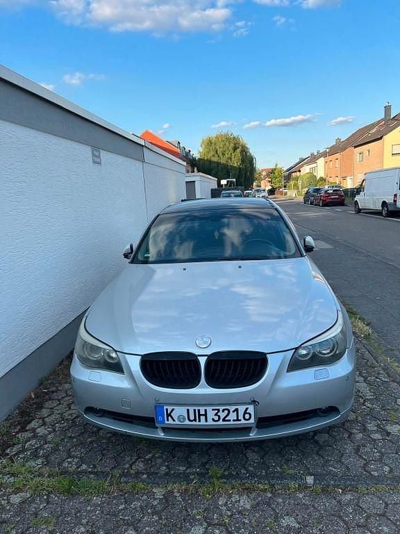 Silber Gebraucht 2003 BMW 530 Limousine | 4.500 € (Fairer Preis) - Bild 1/4