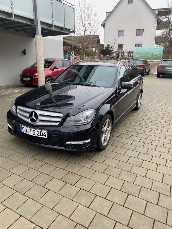 Gebraucht Mercedes C220 170 PS (125 kW) 2014 Schwarz Kombi
