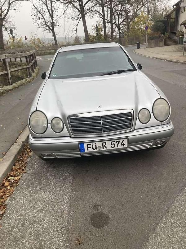 Gebraucht 1998 Mercedes E200 Limousine | 2.500 € (Fairer Preis) - Bild 1/4