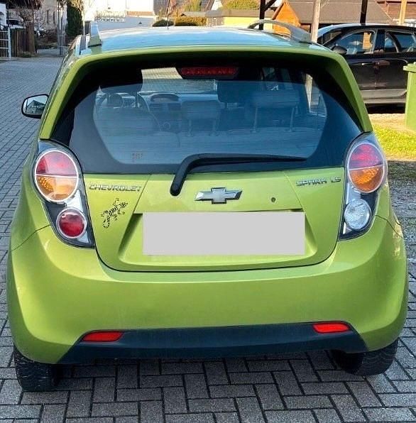 Grün Gebraucht 2011 Chevrolet Spark Kleinwagen | 3.300 € (Fairer Preis) - Bild 1/4
