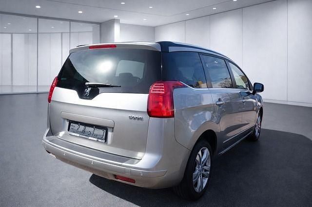 Gebraucht Peugeot 5008 120 PS (88 kW) 2016 Grau Van / Kleinbus