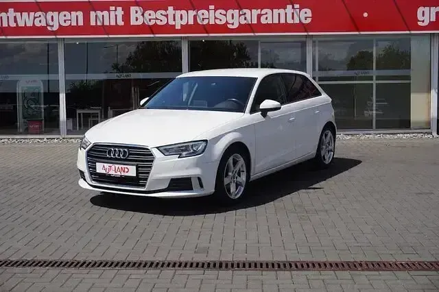 Gebraucht Audi A3 Sport 116 PS (85 kW) 2020 Weiß Limousine