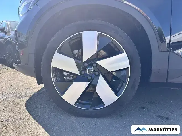 Używany Volvo C40 Ultimate 300 kW (408 KM) 2022 Czarny SUV