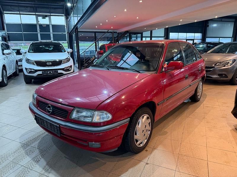 Gebraucht Opel Astra 75 PS (55 kW) 1997 Rot Limousine