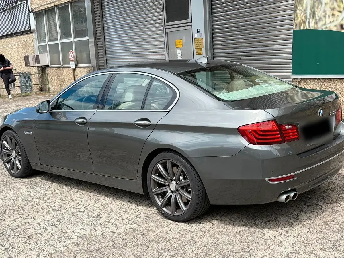 Gebraucht BMW 530 258 PS (189 kW) 2014 Grau Limousine