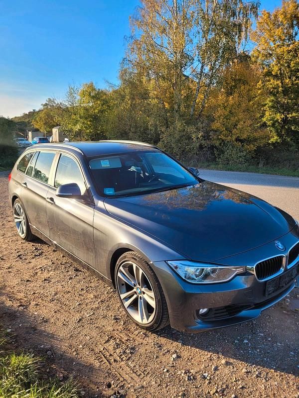 Gebraucht BMW 320 184 PS (135 kW) 2013 Grau Kombi