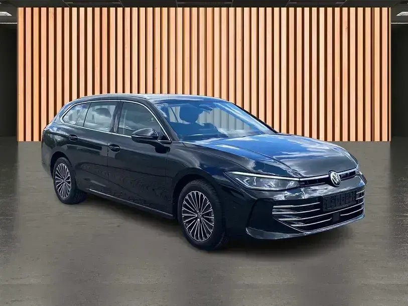 Gebraucht VW Passat Elegance 150 PS (110 kW) 2025 Schwarz Kombi