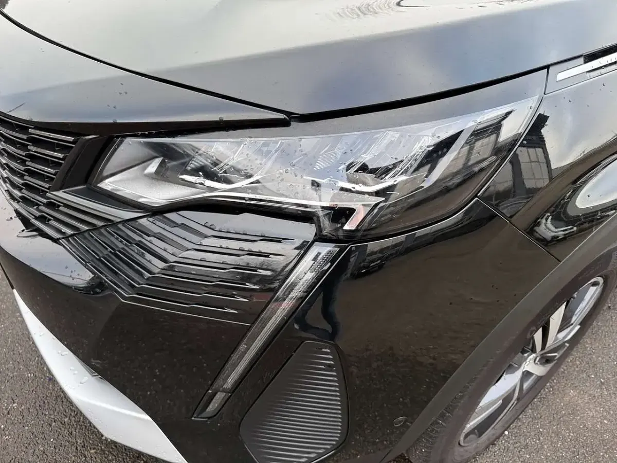 Gebraucht Peugeot 5008 Allure 131 PS (96 kW) 2023 Metfa schwarz perla SUV