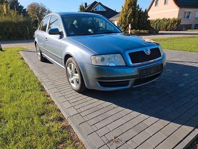 Blau Gebraucht 2006 Skoda Superb Comfort Limousine | 2.499 € (Etwas zu teuer) - Bild 1/4
