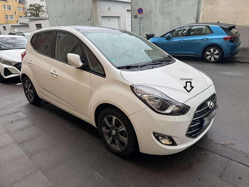 Gebraucht Hyundai ix20 Passion Plus 90 PS (66 kW) 2017 Weiß Kleinwagen