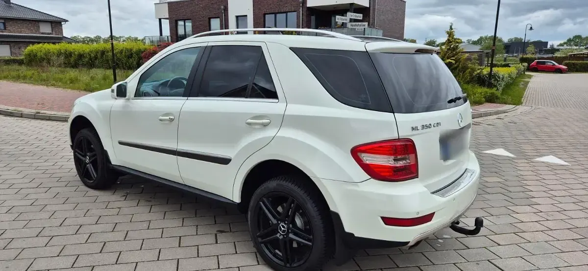 Gebraucht Mercedes ML350 231 PS (169 kW) 2011 Weiß SUV