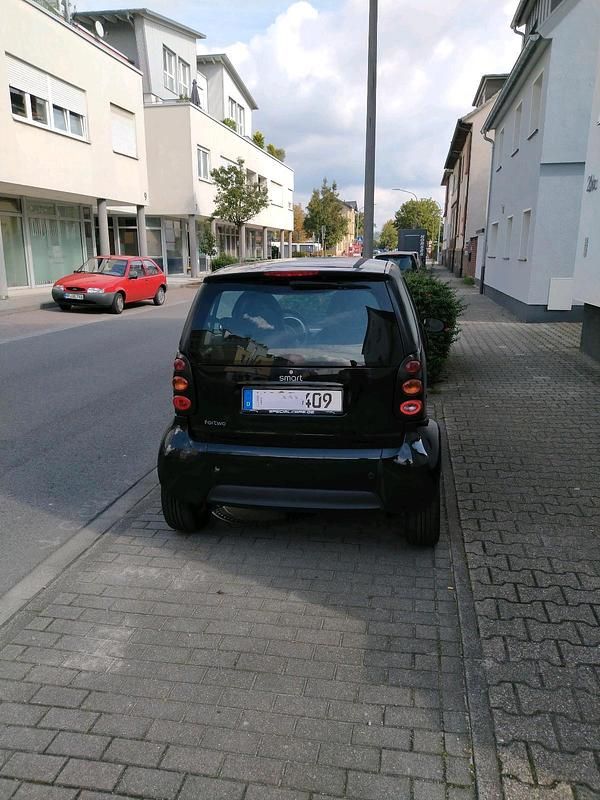 Schwarz Gebraucht 2004 Smart ForTwo Coupé Coupé | 1.000 € (Superpreis) - Bild 1/4